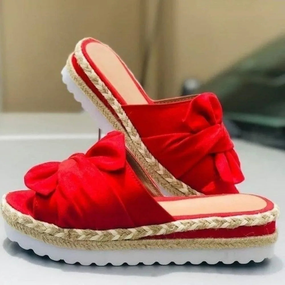 Pantoufle élégante femme couleur rouge