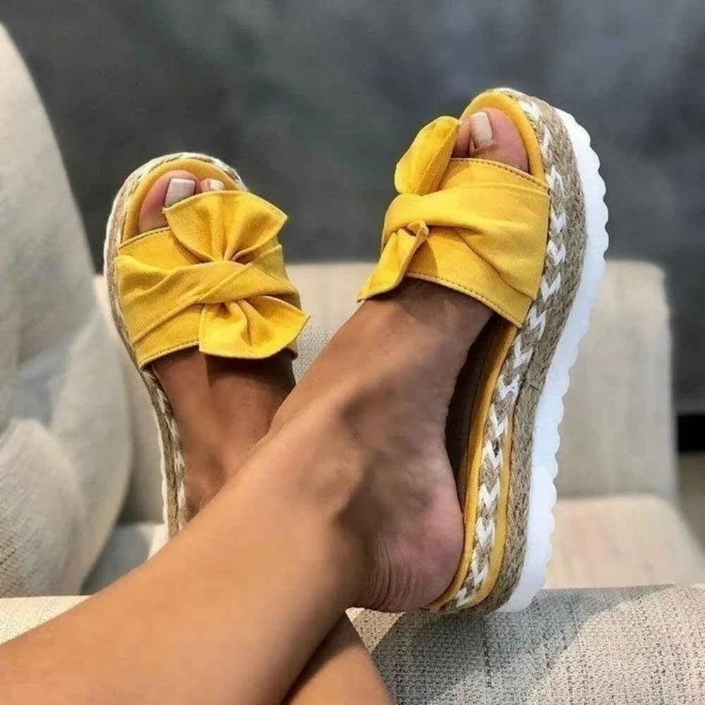 Pantoufle élégante femme couleur jaune