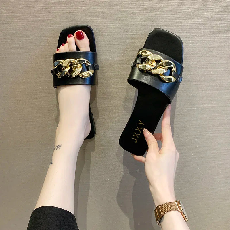 Pantoufles carrées pour femmes couleur noir