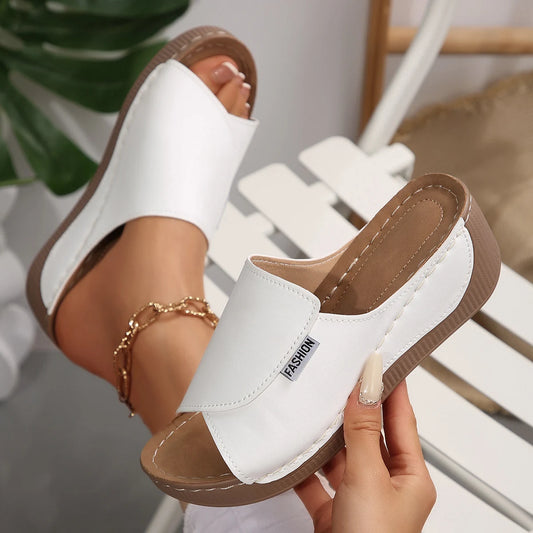 pantoufle compensée pour femme couleur blanche