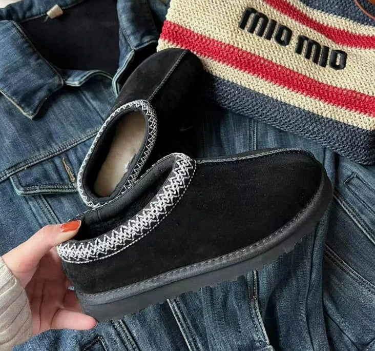 pantoufle mini botte couleur noir