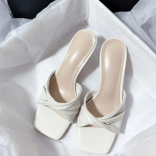 pantoufle tendance femme avec talon couleur blanc