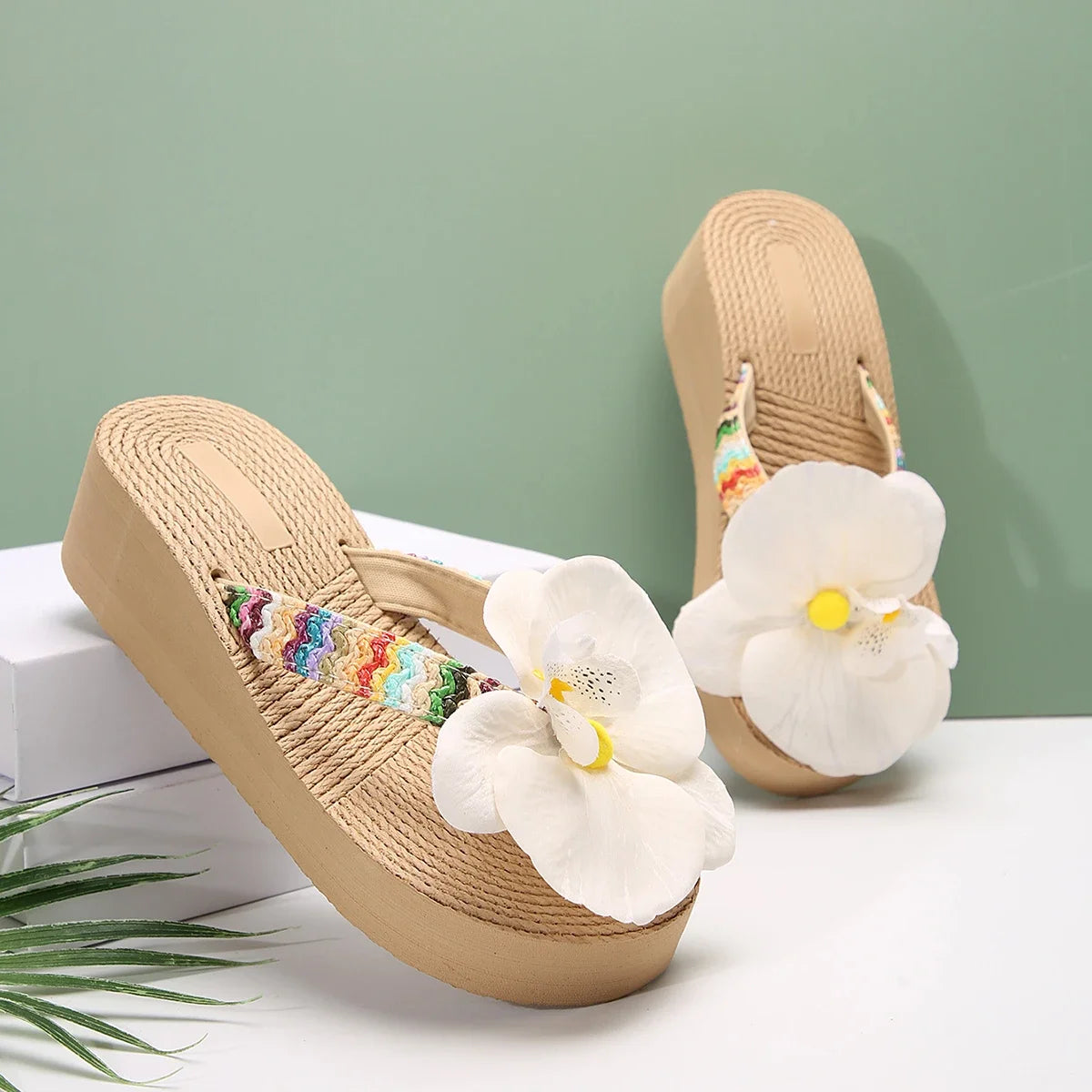 pantoufles papillon orchidée couleur beige