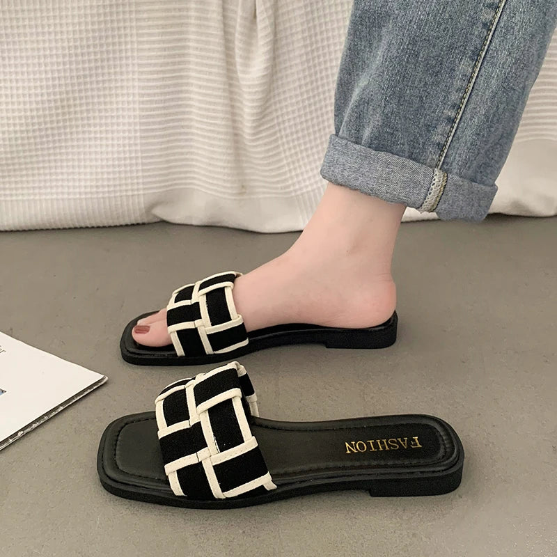 pantoufles  tressées pour femmes couleur noir
