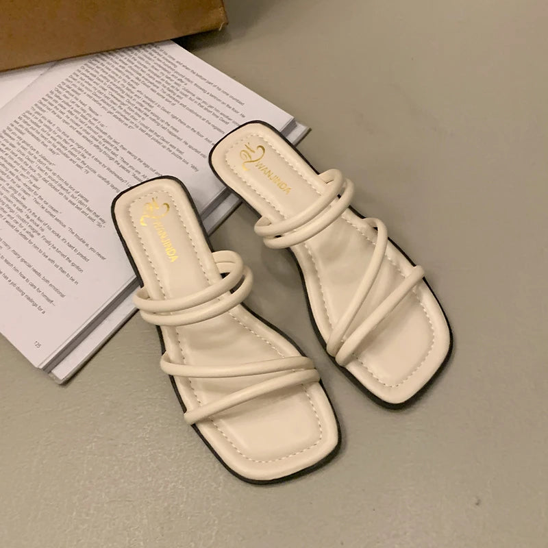 sandales pantoufles femme été avec  nouveau fond plat couleur blanc